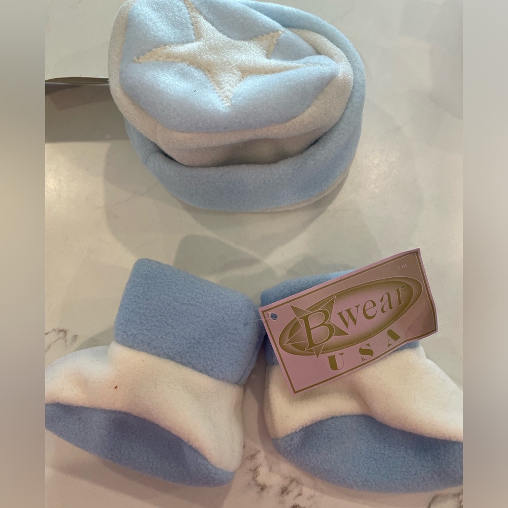 NWT infant 100% polyester, hat, booties and blanket